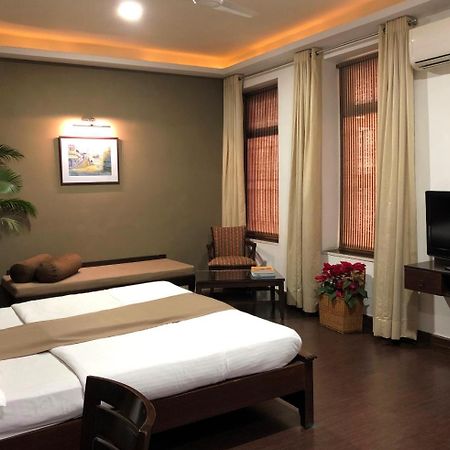 Hotel Ketan Пуна Экстерьер фото