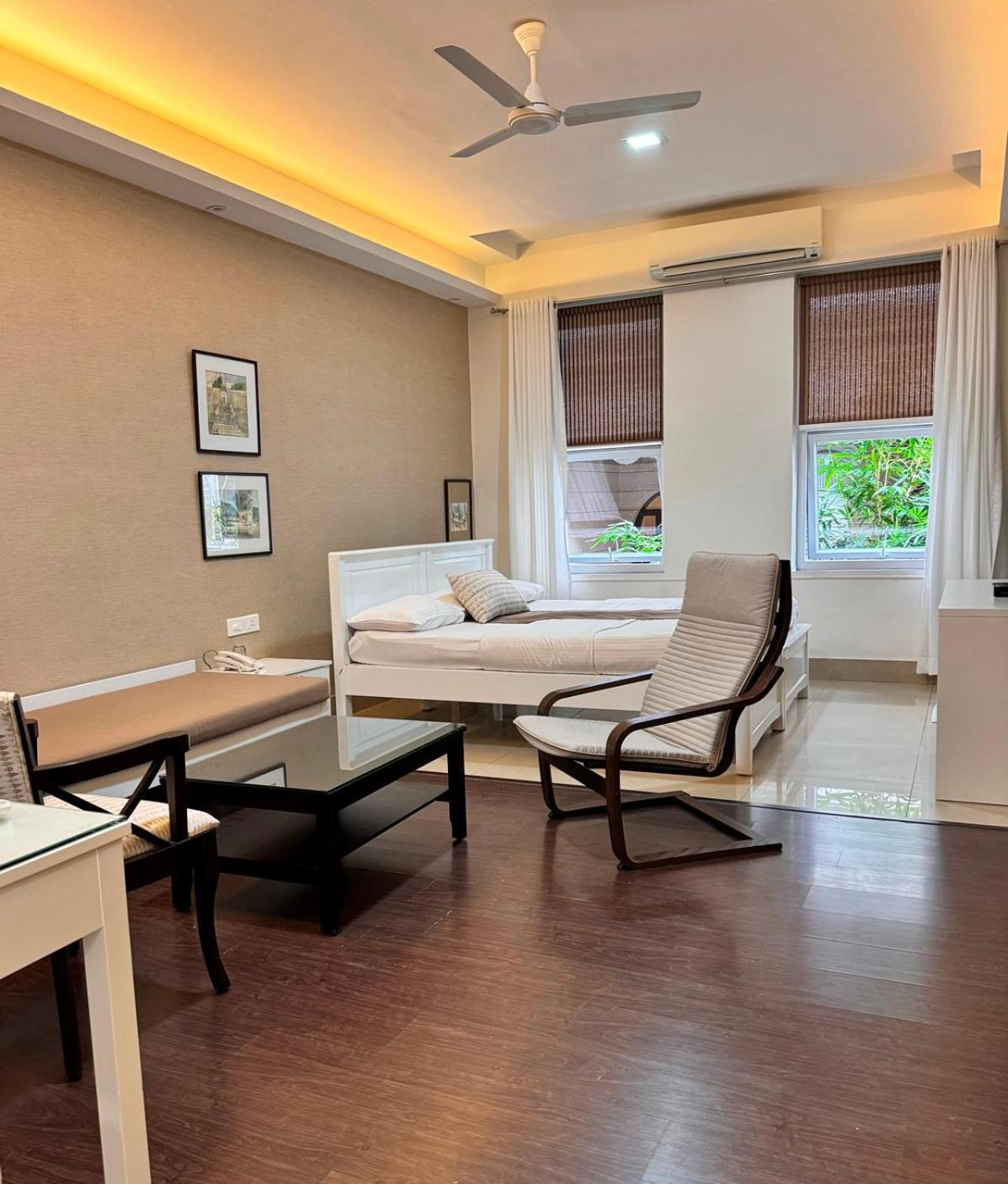Hotel Ketan Пуна Экстерьер фото